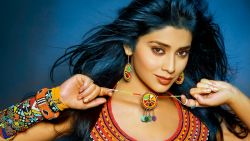 Shriya Saran Bollywood Wallpaper 450